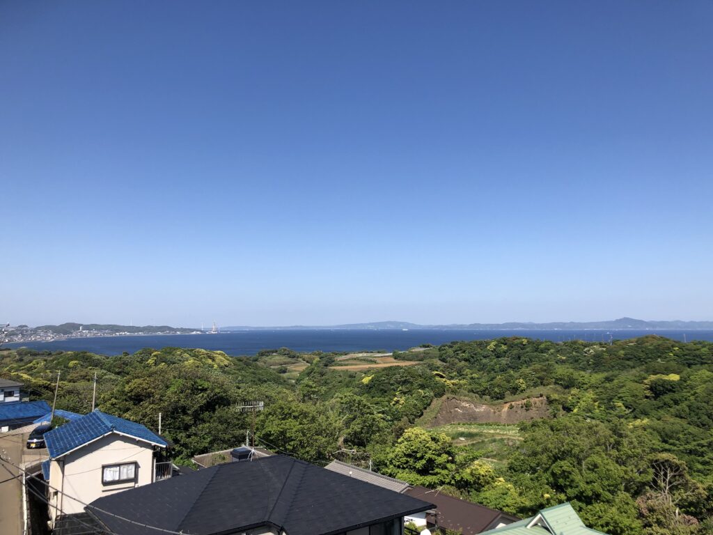 東京湾を臨む社屋からの風景